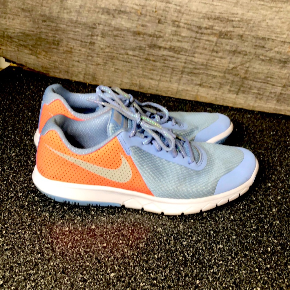 Nike Flex Experience 5 Woman Light Blue Trainers Model 869980-400 Size 6.5Y